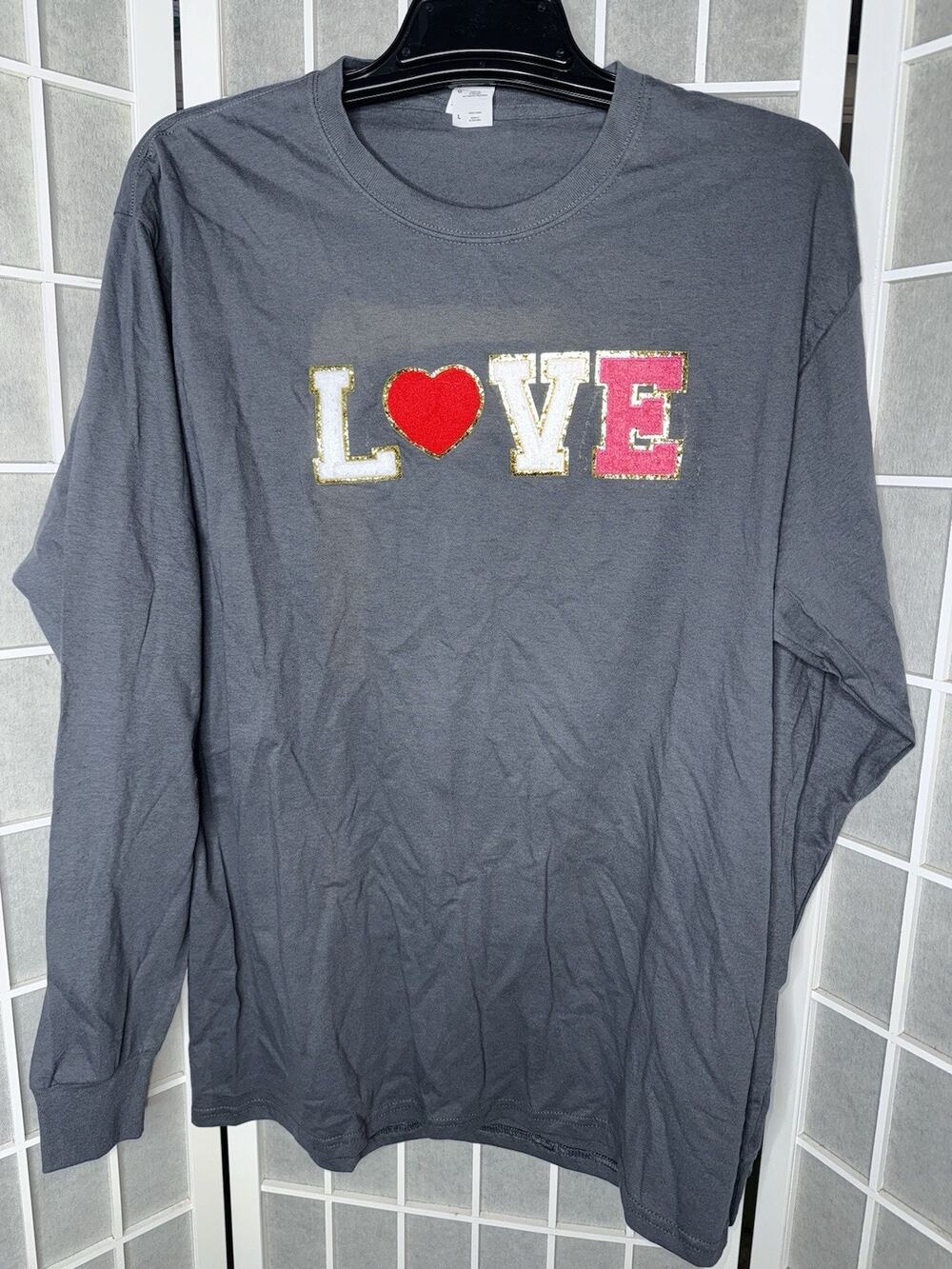 LOVE appliqué Fruit Of The Loom Long Sleeve Shirt 100% Cotton Valentines Large